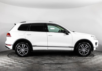 Подержанный автомобиль Volkswagen Touareg 2017 года (4 фото)