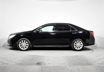 Подержанный автомобиль Toyota Camry Sedan 2013 года (8 фото)