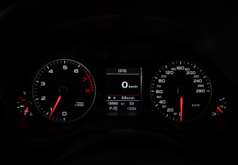 Подержанный автомобиль Audi Q5 2014 года (13 фото)