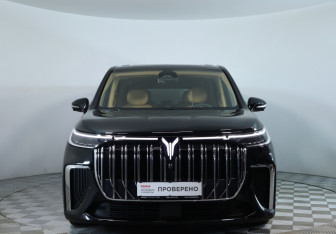 Подержанный автомобиль Voyah Dream 2025 года (2 фото)