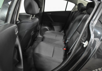 Подержанный автомобиль Mazda 3 Sedan 2012 года (11 фото)