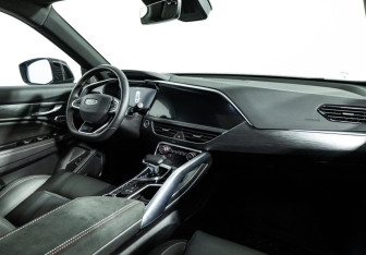 Подержанный автомобиль Geely Tugella 2023 года (9 фото)