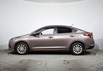 Подержанный автомобиль Hyundai Solaris Sedan 2021 года (8 фото)