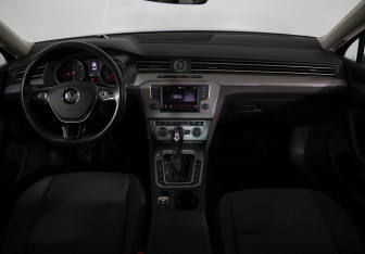 Подержанный автомобиль Volkswagen Passat Sedan 2016 года (9 фото)