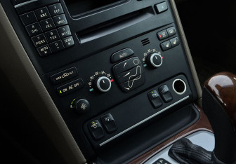 Подержанный автомобиль Volvo XC90 2012 года (23 фото)