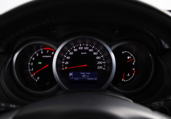 Подержанный автомобиль Suzuki Grand Vitara 2010 года (12 фото)