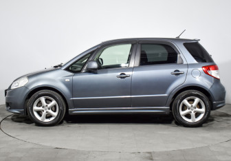 Подержанный автомобиль Suzuki SX4 Hatchback 2006 года (8 фото)