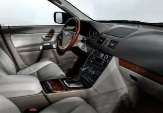 Подержанный автомобиль Volvo XC90 2011 года (14 фото)