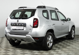 Подержанный автомобиль Renault Duster 2018 года (5 фото)