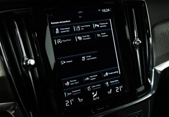 Подержанный автомобиль Volvo V90 Cross Country 2020 года (22 фото)