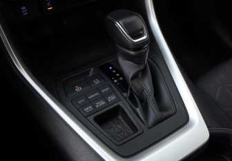 Подержанный автомобиль Toyota RAV4 2022 года (19 фото)