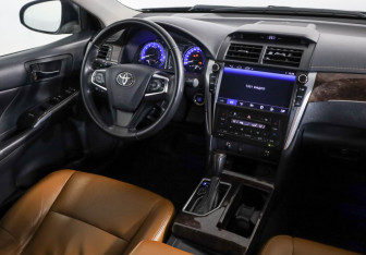 Подержанный автомобиль Toyota Camry Sedan 2017 года (8 фото)