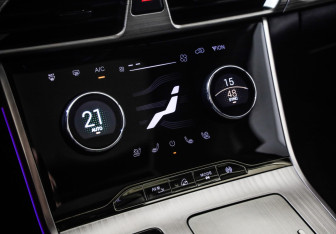 Подержанный автомобиль Exeed TXL 2023 года (19 фото)