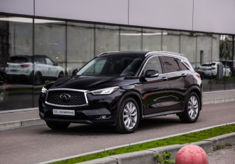 Подержанный автомобиль Infiniti QX50 2018 года (3 фото)