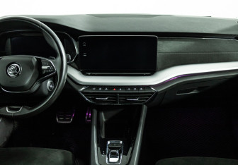 Подержанный автомобиль Skoda Octavia Liftback 2021 года (14 фото)