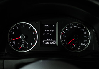 Подержанный автомобиль Volkswagen Tiguan 2016 года (12 фото)