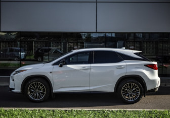 Подержанный автомобиль Lexus RX 2017 года (8 фото)