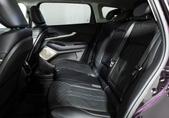 Подержанный автомобиль Exeed TXL 2023 года (10 фото)