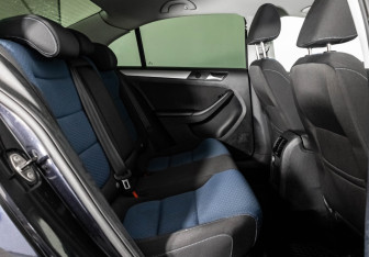 Подержанный автомобиль Volkswagen Jetta Sedan 2013 года (15 фото)