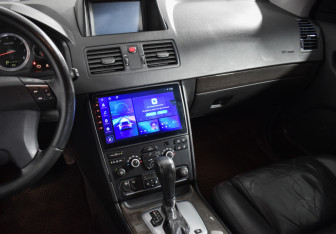 Подержанный автомобиль Volvo XC90 2010 года (17 фото)