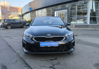 Подержанный автомобиль Kia Ceed Hatchback 2019 года (2 фото)