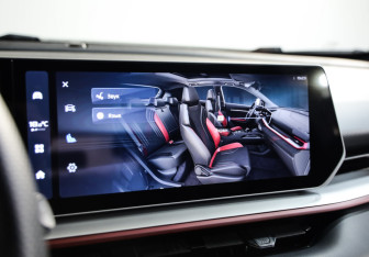 Подержанный автомобиль Geely Coolray 2023 года (10 фото)