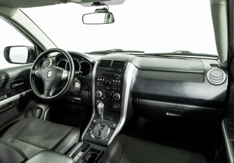 Подержанный автомобиль Suzuki Grand Vitara 2010 года (9 фото)