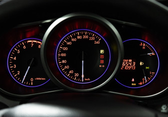 Подержанный автомобиль Mazda CX-7 2011 года (12 фото)