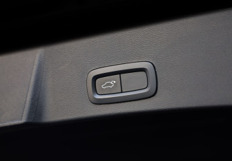 Подержанный автомобиль Volvo XC40 2019 года (33 фото)