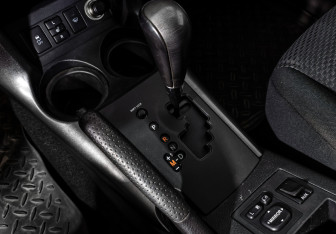 Подержанный автомобиль Toyota RAV4 2010 года (11 фото)