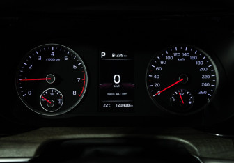 Подержанный автомобиль Kia K5 2020 года (12 фото)