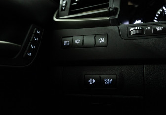 Подержанный автомобиль Lexus LX 2015 года (26 фото)