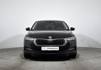 Подержанный автомобиль Skoda Octavia Liftback 2021 года (2 фото)