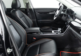 Подержанный автомобиль Kia Seltos 2023 года (16 фото)