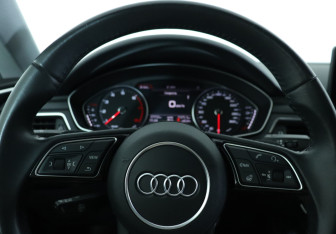 Подержанный автомобиль Audi A5 Coupe 2017 года (22 фото)