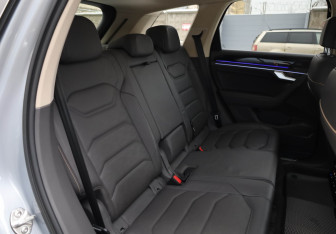 Подержанный автомобиль Volkswagen Touareg 2021 года (22 фото)