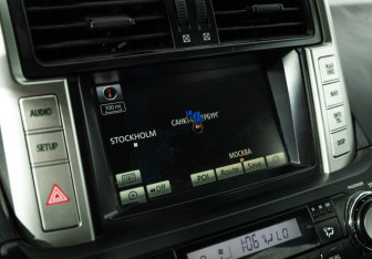 Подержанный автомобиль Toyota Land Cruiser Prado 2010 года (16 фото)