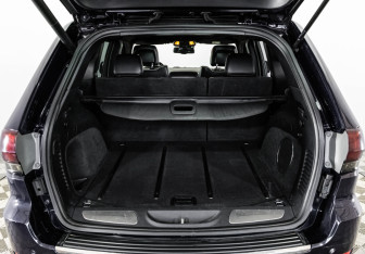 Подержанный автомобиль Jeep Grand Cherokee 2013 года (26 фото)