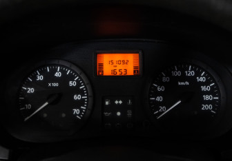 Подержанный автомобиль Renault Logan Sedan 2006 года (14 фото)