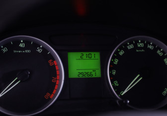 Подержанный автомобиль Skoda Roomster 2008 года (11 фото)