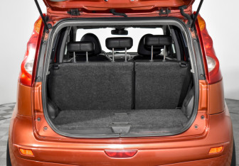 Подержанный автомобиль Nissan Note 2008 года (17 фото)