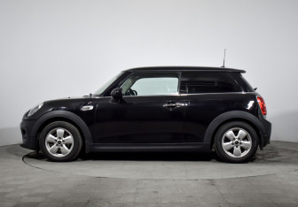 Подержанный автомобиль MINI Hatch 2014 года (8 фото)