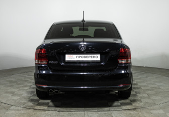 Подержанный автомобиль Volkswagen Polo Sedan 2018 года (6 фото)