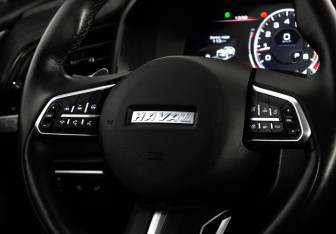 Подержанный автомобиль Haval F7 2022 года (13 фото)