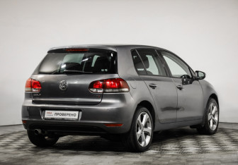 Подержанный автомобиль Volkswagen Golf Hatchback 2009 года (5 фото)