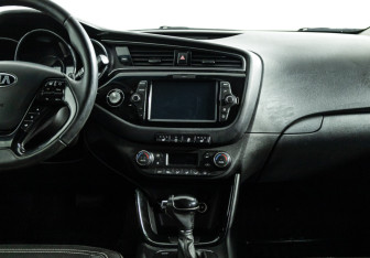 Подержанный автомобиль Kia Ceed Hatchback 2018 года (14 фото)