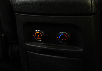 Подержанный автомобиль Nissan Pathfinder 2010 года (29 фото)