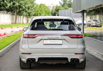 Подержанный автомобиль Porsche Cayenne 2021 года (7 фото)