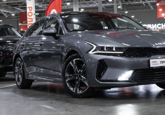 Подержанный автомобиль Kia K5 2023 года (6 фото)