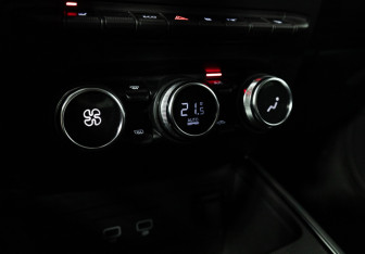 Подержанный автомобиль Renault Arkana 2021 года (16 фото)